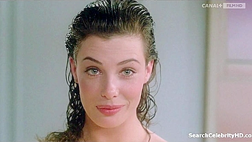 Celebridade de Hollywood Kelly LeBrock nua em 'A Mulher de Vermelho'