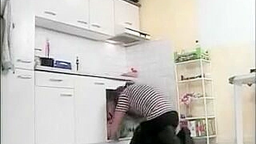 Indonésia tatuada fudida por encanador gostoso