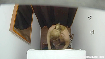 Amadora vai ao salão de massagem e leva pica de cara gentil em câmeras ocultas