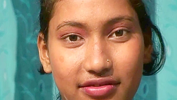 Casal indiano lindo supera timidez e transa gostoso na câmera