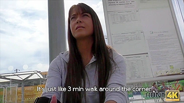 Garota amadora mama pau de estranho por grana e hospedagem