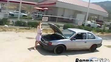 Vadias amadoras bêbadas são fodidas no busão de forma suja