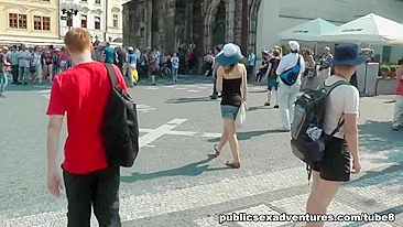 Loirinha gata foi pega e fodida na mata