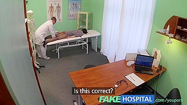 Médico cura pernas da gata abrindo e fodendo sua bucetinha