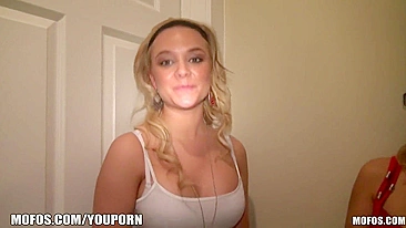 Garotas bêbadas fodidas e gozadas na cara na festa da faculdade