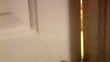 Cara flagra amigos fodendo e continua filmando