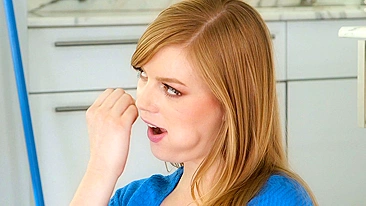 Empregada novinha seduz patrão e leva sua rola XXX no pornô