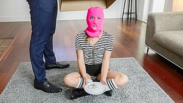 Dono de casa pega ladra novinha e fode o buraco como pro