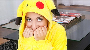 Caçador estica o buraco XXX da Pikachu com instrumento pornô enorme