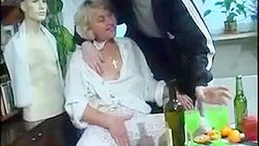 Álcool faz russa e filho jovem tentarem incesto