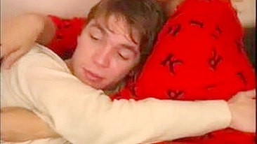 MILF russa loira não liga pra sexo incesto com filho