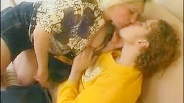 Bebida manda, mãe pede ao filho sonolento uma putaria incestuosa