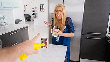 Dona de casa insaciável curte mamar e cavalgar pau grosso latejante