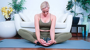 Madrasta carente fode enteado tarado enquanto o marido trabalha