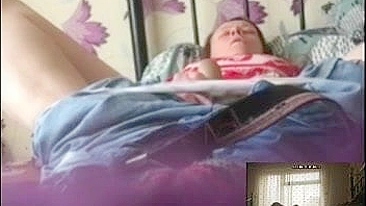 Minha esposa vadia se masturba na buceta e geme de tesão