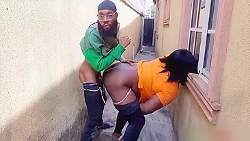 Muçulmano pego transando com a esposa do dono do imóvel