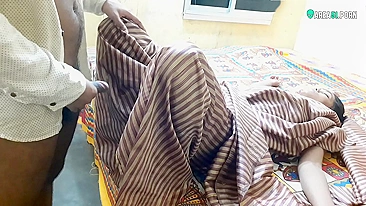 Irmã indiana dorme e nem sente irmão metendo na buceta