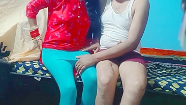 Bhabhi pega o pau do devar e leva foda em filme indiano amador