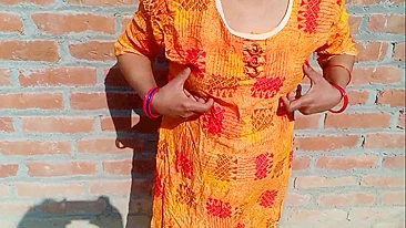 Devar tarado apalpa peitos da bhabhi e mete na xota indiana molhada