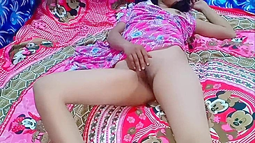 Bhabhi exibe buceta indiana e fode com devar tarado