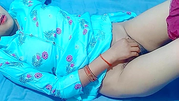 Devar excitado leva bhabhi indiana pra chudai inesquecível na cama