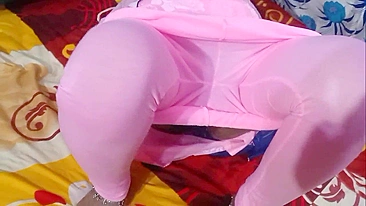 Bhabhi mostra xota pro devar indiano deixando ele louco pra foder