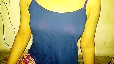 Bhabhi dá prazer anal pro câmera indiano com papo hindi no porno