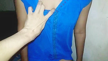 Bhabhi magrinha mostra habilidades pornô pro cara em vídeo XXX indiano