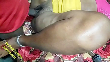 Indiano descuidado fode bhabhi desi sem camisinha