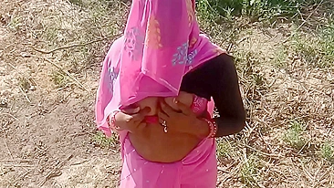 Sexo é inevitável quando bhabhi desi mostra a bunda pro indiano