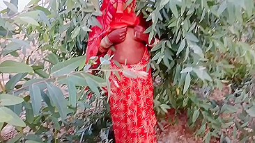 Bhabhi safada provoca o devar indiano na câmera e cavalga no pau dele