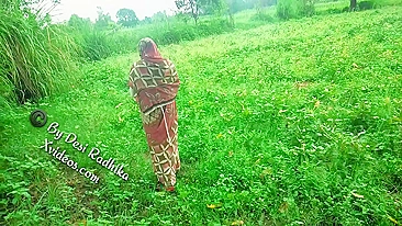 Cara filma vídeo desi da bhabhi indiana se tocando antes da foda