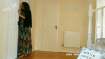 Intruso indiano invade casa pra foder bhabhi coitada