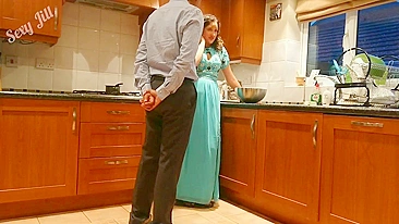 Tia indiana ingênua despida pelo cunhado que lambe sua xota raspada