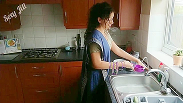 Vídeo com papo em hindi de teen desi fodendo com velho