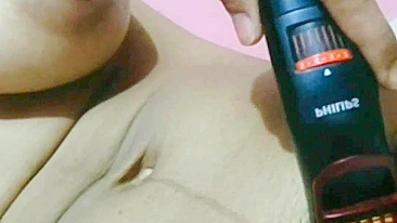 Não é problema pro devar raspar a buceta peluda da bhabhi indiana
