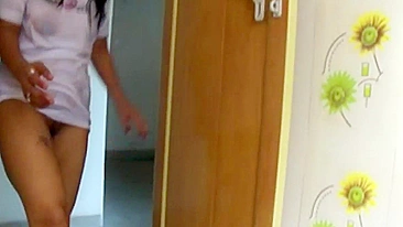 Devar impressionado filma as pernas sexys da bhabhi indiana