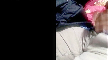 Passageiro filma bhabhi desi batendo punheta no trem indiano