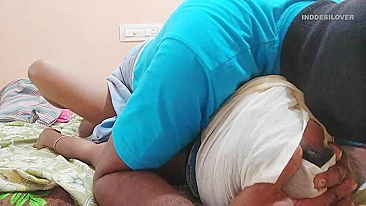 Vídeo pornô desi da bhabhi indiana abrindo pernas pro ladrão