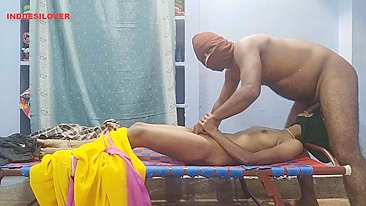 Bhabhi e cúmplice indiano invadem casa pra transa desi