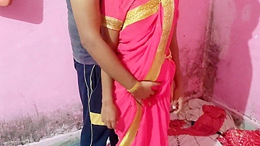 Devar indiano experiente sabe satisfazer a buceta molhada da bhabhi