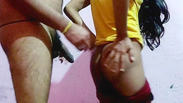 Falta de sexo faz Bhabhi indiana abrir as pernas pro namorado da irmã