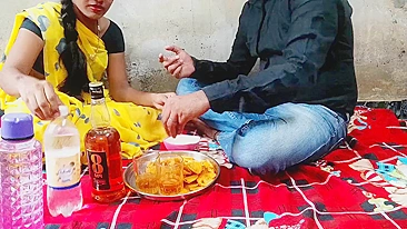 Álcool rola sexo entre a bhabhi indiana e seu devar safado