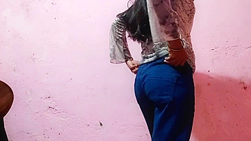 Vídeo pornô indiano do devar barrigudo e Bhabhi folgada