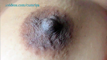 Bhabhi safada provoca devar indiano com câmera tocando no mamilo