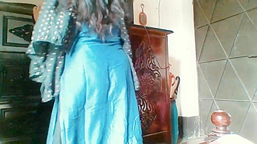 Devar indiano safado mostra as partes pra Bhabhi que mama ele