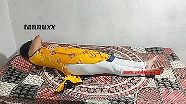 Safado fode Desi Bhabhi enquanto maridão indiano tá no trampo