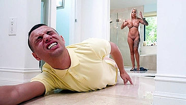 Mãe mostra pro enteado que boquete é melhor que punheta