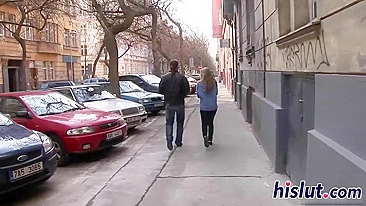 Cara pega garota tímida e fode ela no escritório