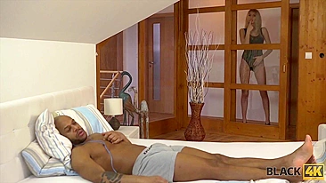 Loira gata não perde tempo e vai pro negão pra foder sua bunda